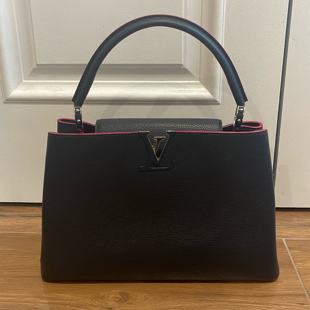 Louis Vuitton Capucines MM in great condition